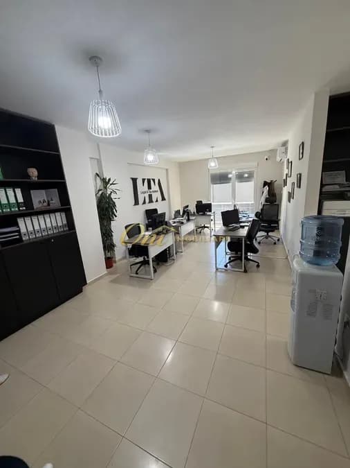 RRUGA E KAVAJES AMBIENT ZYRE PER QERA