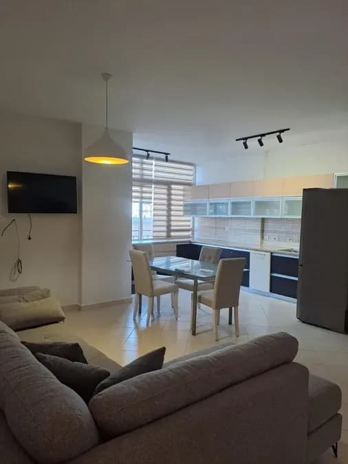 JEPET APARTAMENT ME QERA 2+1, RRUGA E KOSOVAREVE