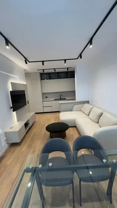 JEPET APARTAMENT ME QERA 1+1, PERBALLE UET