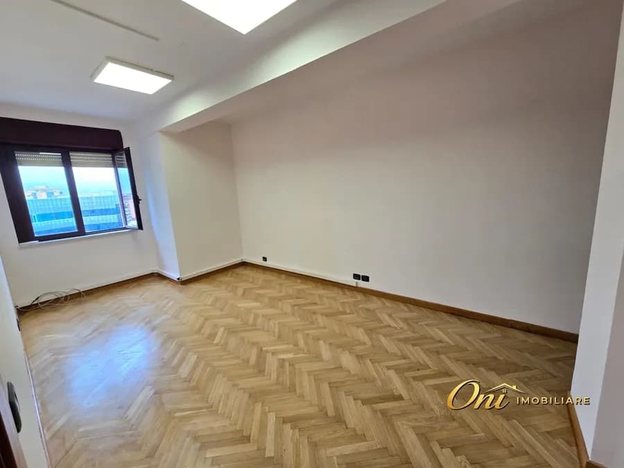 Office to rent Center (Tirana - city) 4