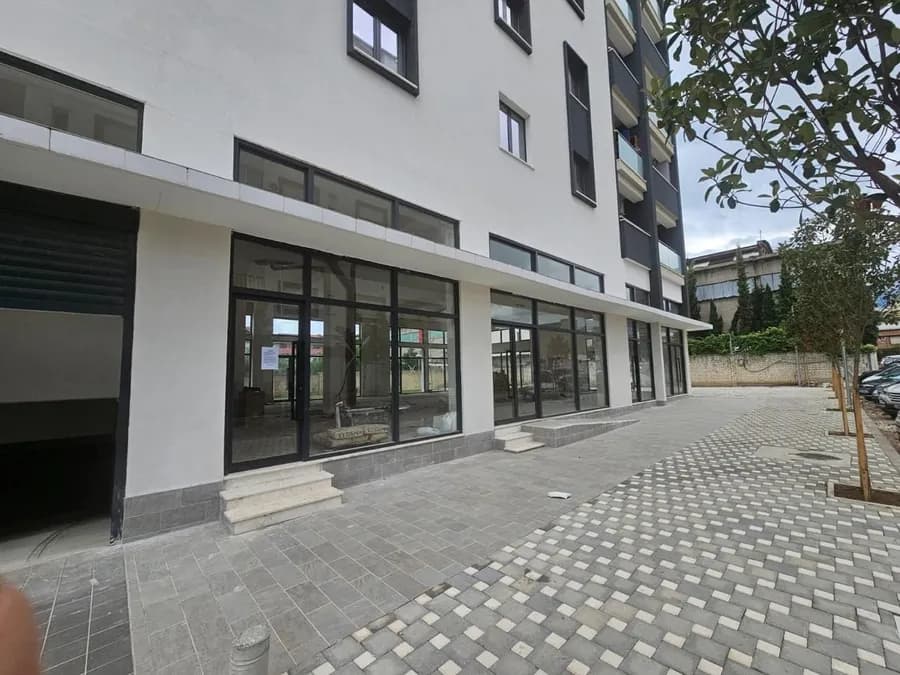 Office to rent Train Station - New Boulevard - Brrake (Tirana - city) 4