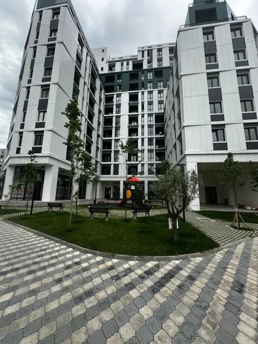 Store to rent Komuna e Parisit - Kristal Center (Tirana - city) 2
