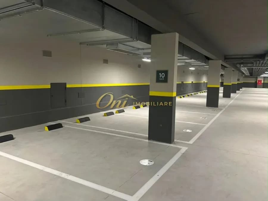 RRUGA E BARRIKADAVE, SHITEN 2 POSTE PARKIMI