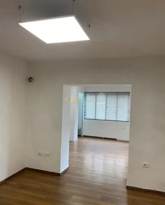 MYSLYM SHYRI AMBIENT ZYRE PER QERA