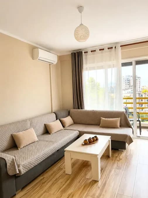 JEPET APARTAMENT ME QERA 1+1, LAPRAKE