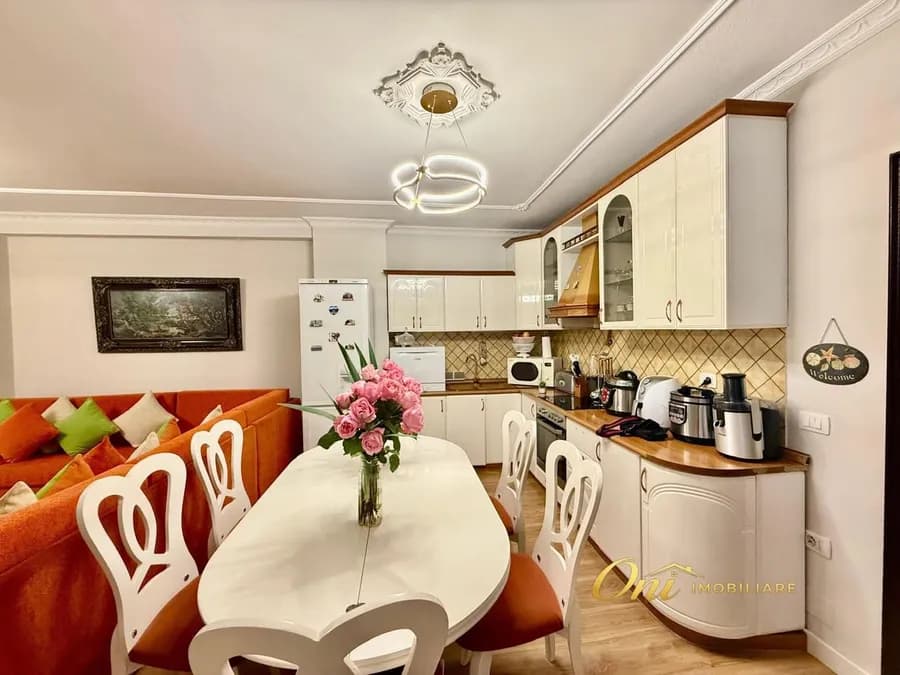 Apartment to rent Komuna e Parisit - Kristal Center (Tirana - city) 4
