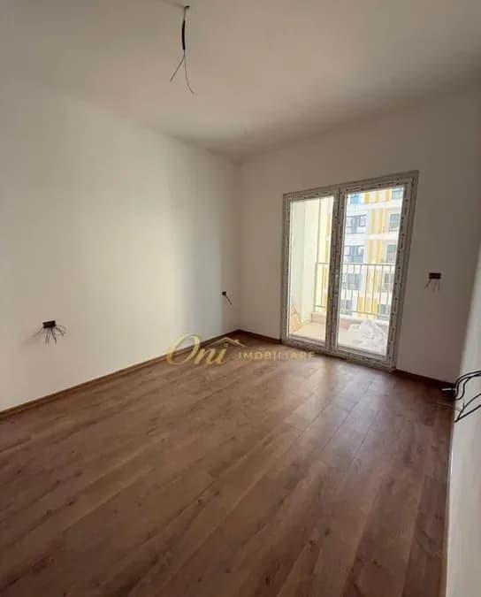ZOGU I ZI APARTAMENT PER QERA 1+1