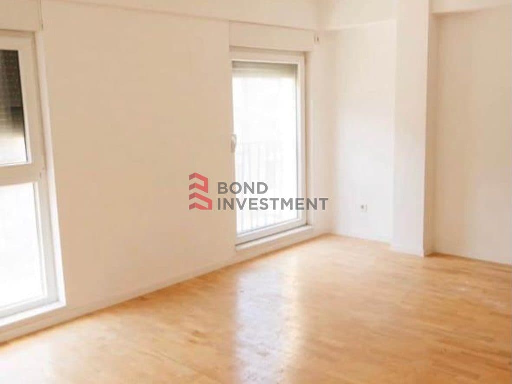 BANESE ME QIRA – E PËRSHTATSHME EDHE PËR ZYRË