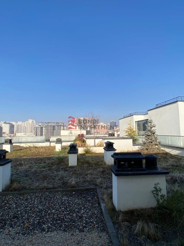 Penthouse modern për shitje në Rrugën B, pas Royal Mall