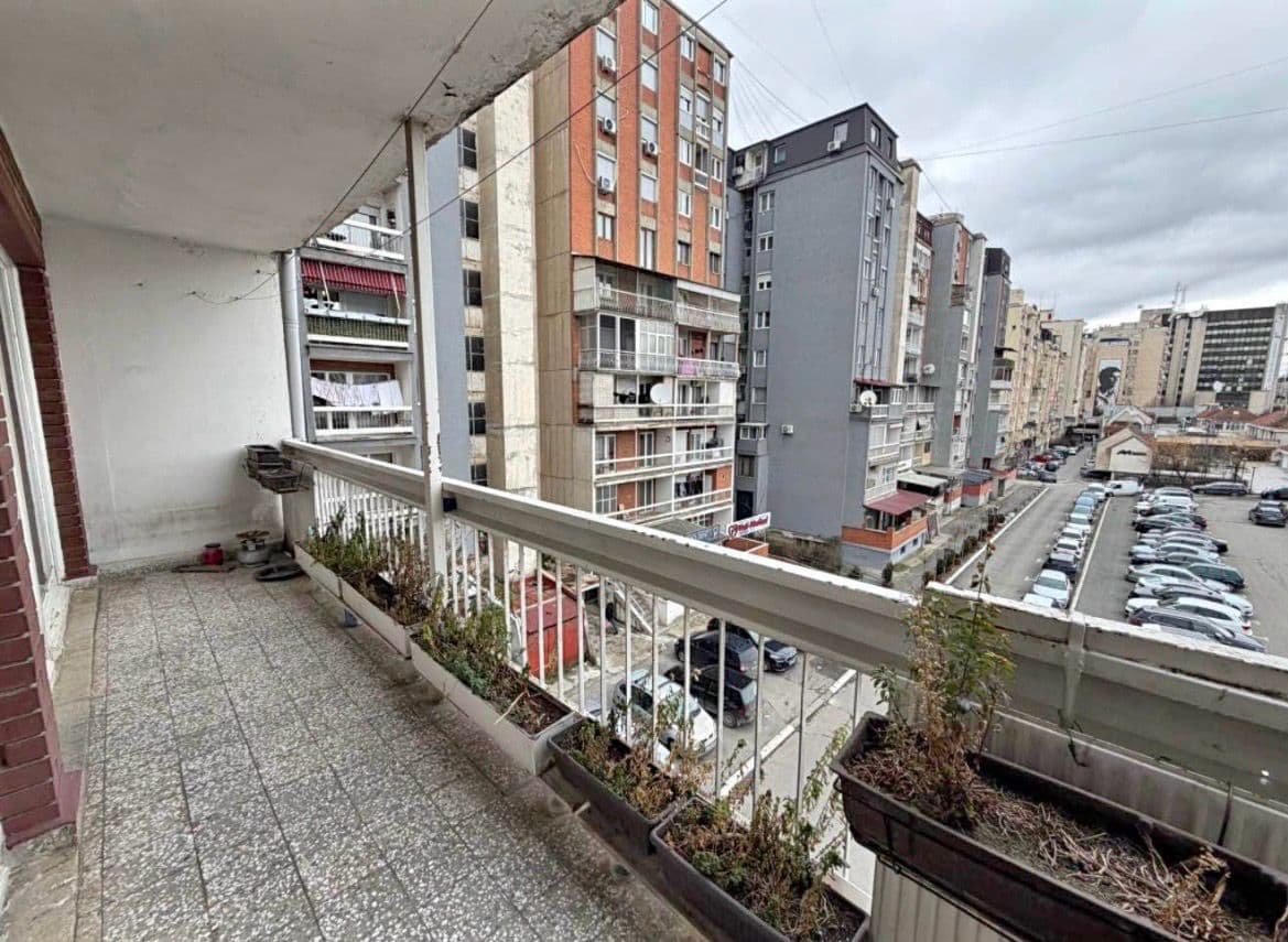 Banesë në shitje në Dardani – 66.5 m² Neto (92 m² Bruto) | Kati 3 | Me Lift | Me Fletë Poseduese