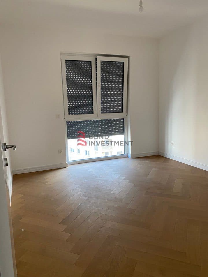 Penthouse modern për shitje në Rrugën B, pas Royal Mall 3