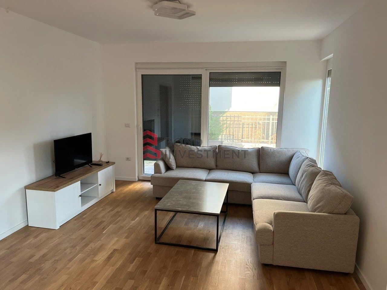 Shtëpi Me Qira në Priam Village, Prishtinë - 1000€ | 240 m² 2