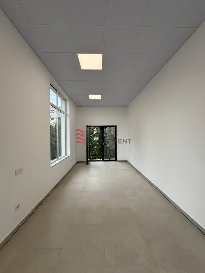 Komercial 1+1 Me Qira në Arbëria - Dragodan, Prishtinë - 500€ | 70 m² 2