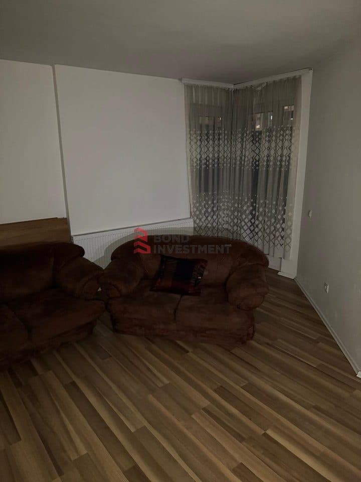 Banesë funksionale për shitje në qendër të Fushë Kosovës 3