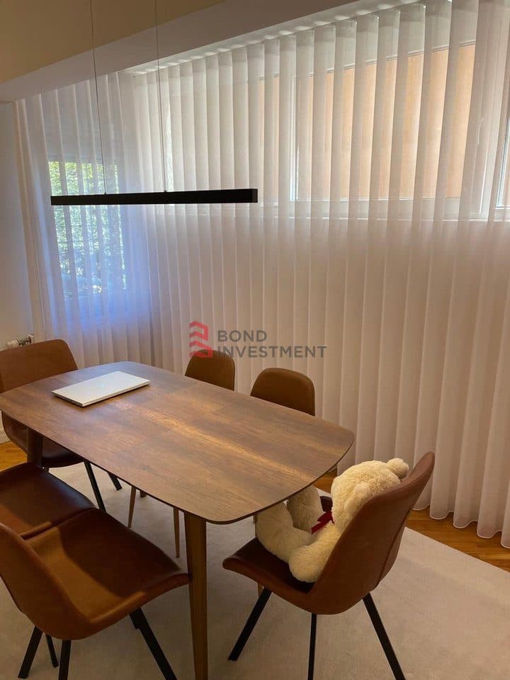 Banesë për Shitje në Rrugën C, 107m²