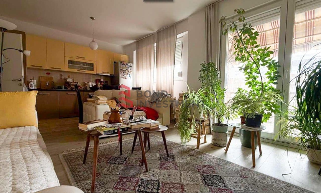 Shitet Banesë 60m² në Rrugën C 2