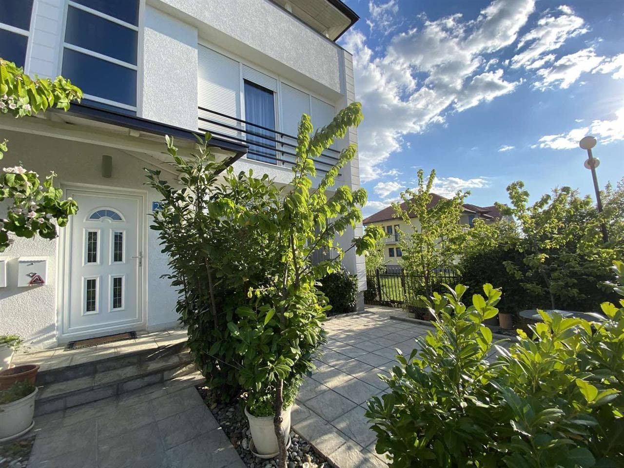 Dy Shtëpi në Shitje | Marigona 2, Prishtinë | 627m²