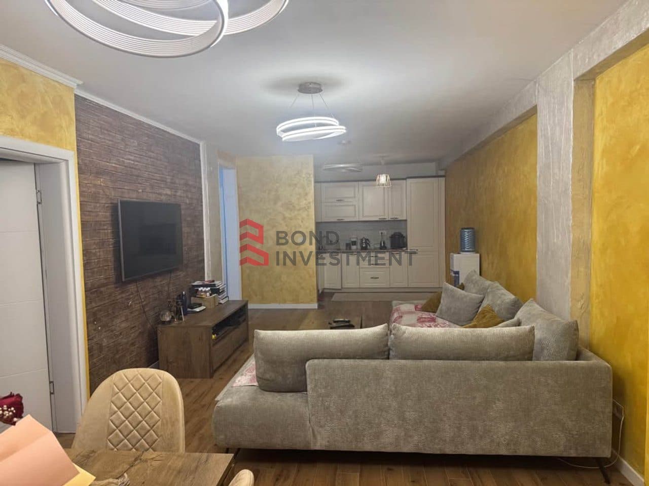 Banesë 3+1 me Qira në Lakrishte, Kompleksi i Banesave të Tregtisë 2