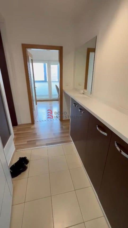 Banesë e mobiluar në shitje – 78 m² | Kati 9 | 2 Dhoma Gjumi | Garazh personale