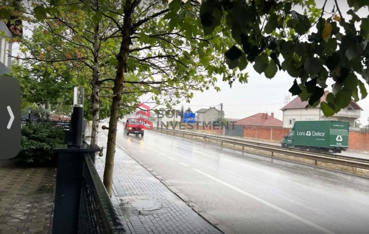Objekt Me Qira në Llazarevë - 1000€ | 800 m²
