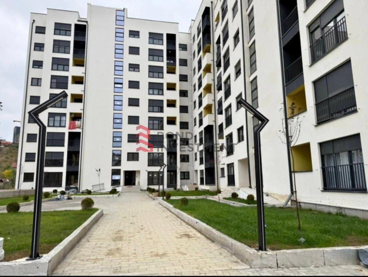 Banesë me qira – Rruga A | Qasje e lehtë edhe nga rr. Muharrem Fejza