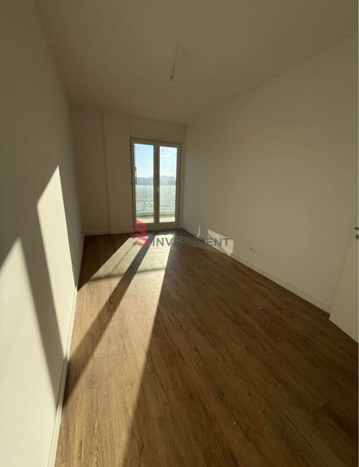 Banesë 3+1 Me Qira në Mati 1, Prishtinë - 550€ | 138 m²