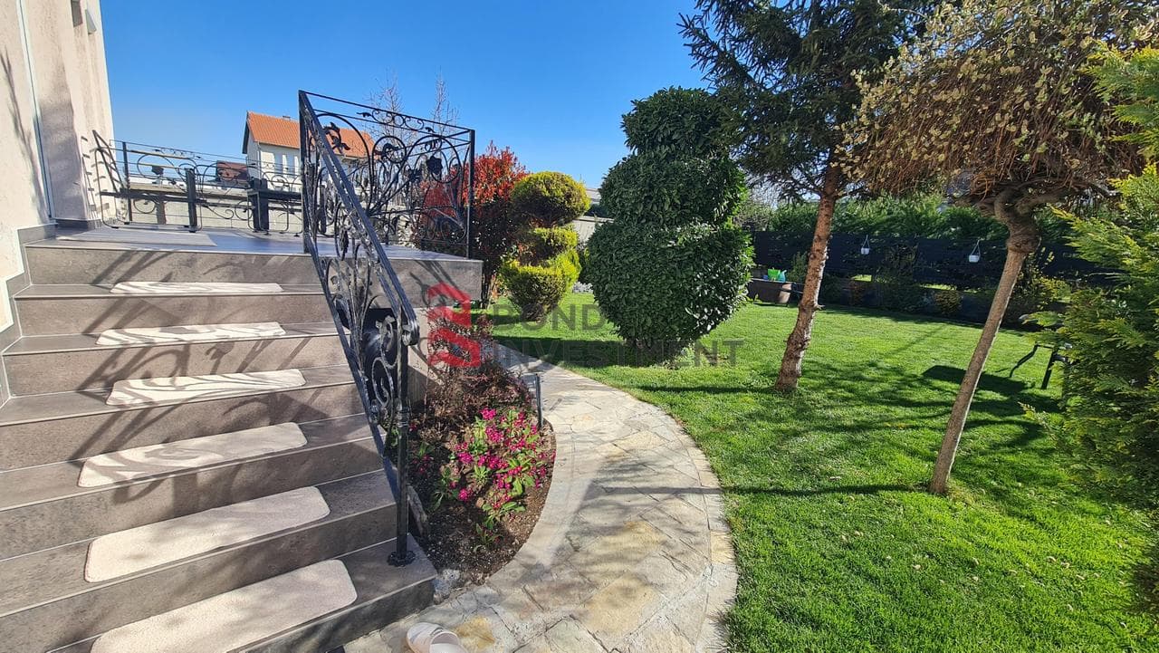 Shtëpi Moderne 3-Katëshe në Shitje – 280m² Banim, 3 Ari Truall | Çagllavicë