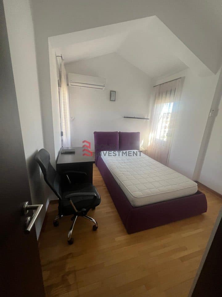🏡 Banesë Duplex me qira – Ndertesat e bardha, Bregu i Diellit 4