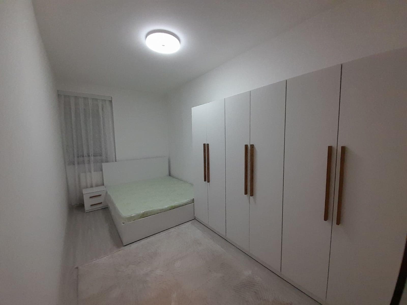 Banesë me qira | 2 Dhoma Gjumi | Afër Rrugës B 3
