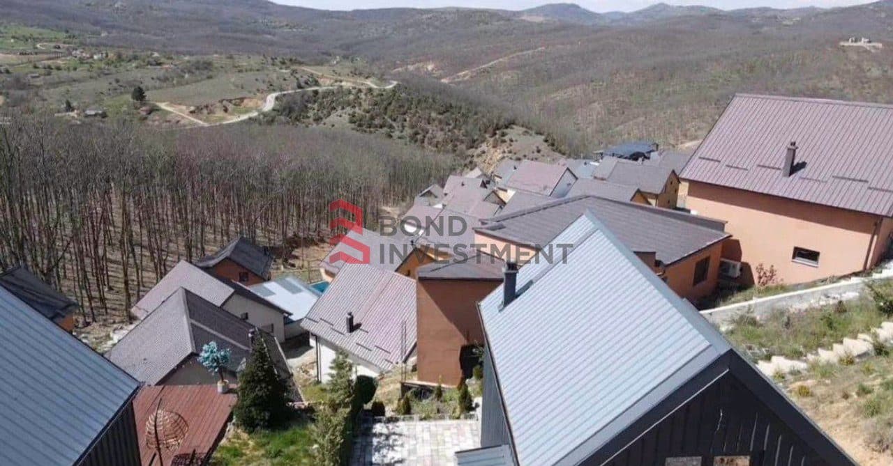 Vilë në shitje në Makresh – 76 m² | 3 Ari Tokë | Mundësi ideale për banim ose investim 3