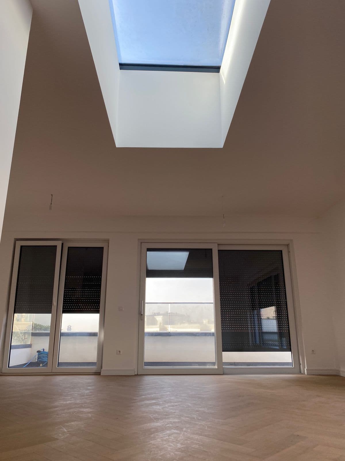 Penthouse modern për shitje në Rrugën B, pas Royal Mall