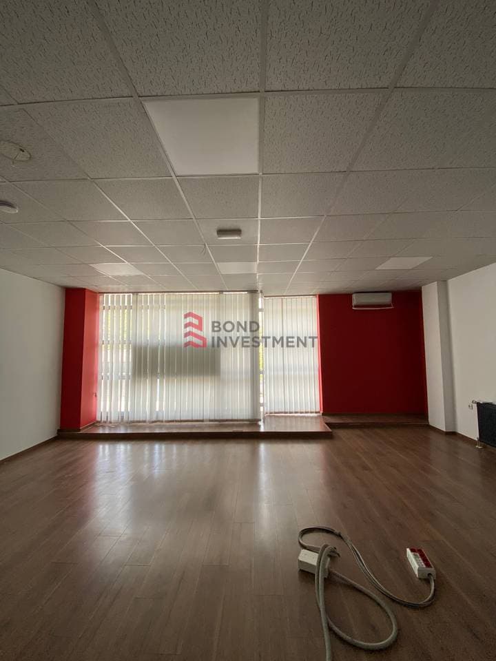 Zyrë Ekskluzive me Qera në Pejton – 480m² Hapësirë Moderne për Biznesin Tuaj 4