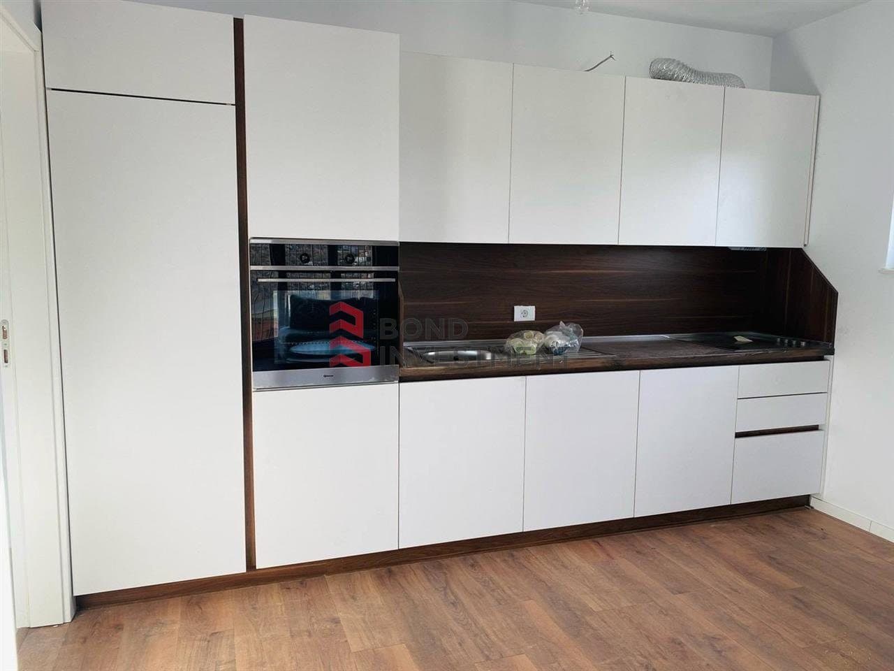 Shitet Banesë Luksoze 82.09 m² në Tophane. 2