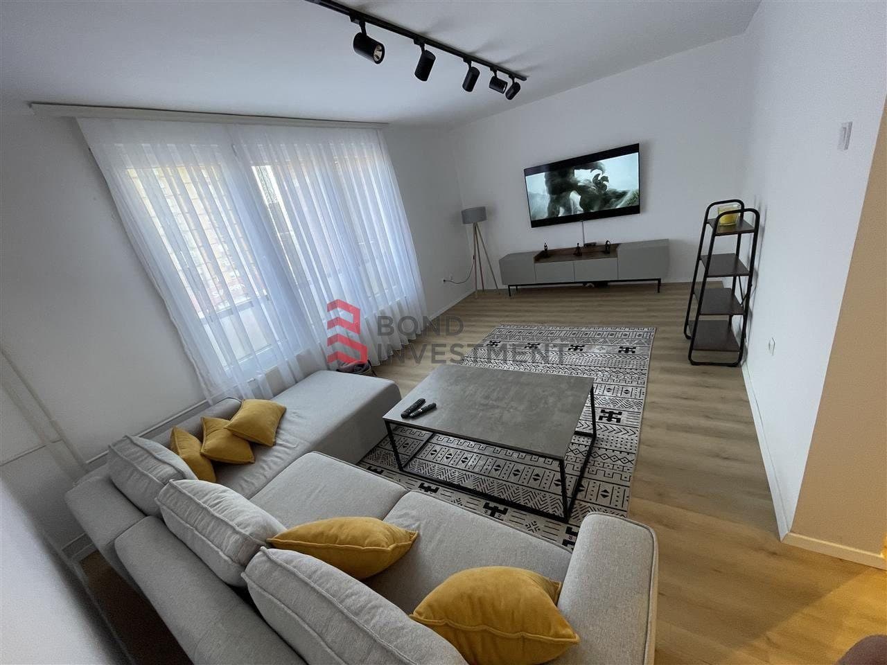 Banesë në shitje – 64.8 m² | Përballë Santes, Bulevardi Bill Clinton