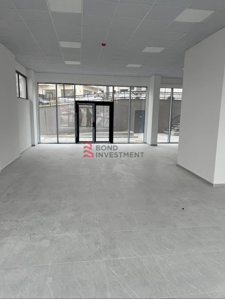 Zyrë 100 m² me Qira mbrapa Royal Mall, Rruga Ndue Përlleshi 1