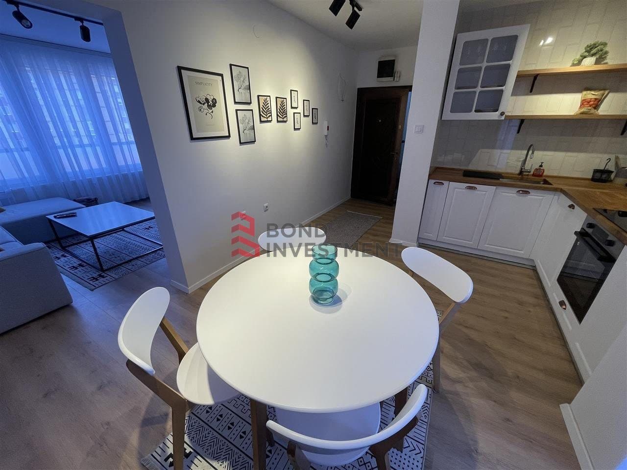 Banesë në shitje – 64.8 m² | Përballë Santes, Bulevardi Bill Clinton 2