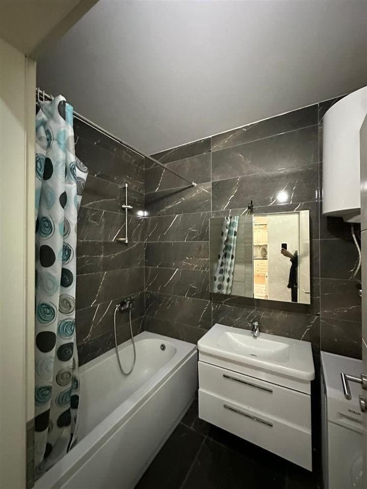 Banesë 2+2 Me Qira në Mati 1, Prishtinë - 500€ | 1 dhomë ndeje, 1 kuzhinë 4