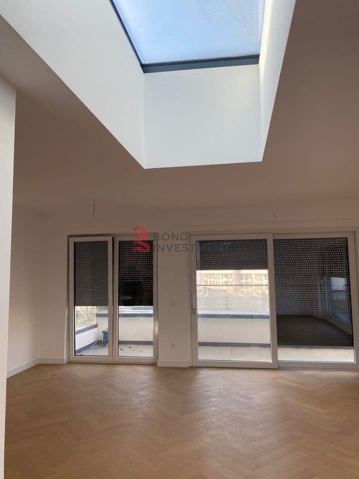 Penthouse modern për shitje në Rrugën B, pas Royal Mall 2