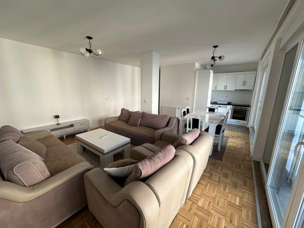 Apartment for rent in Prona me qira