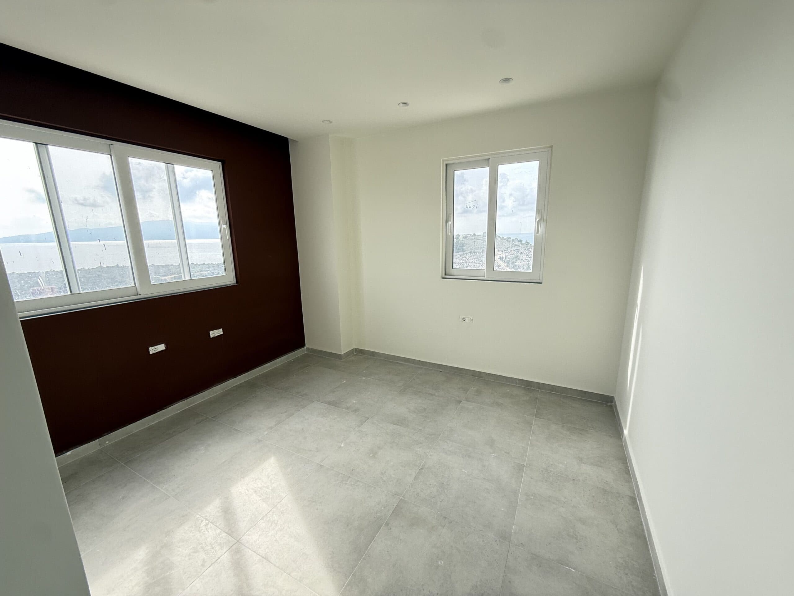 Apartament për shitje me pamje të plotë nga deti 2