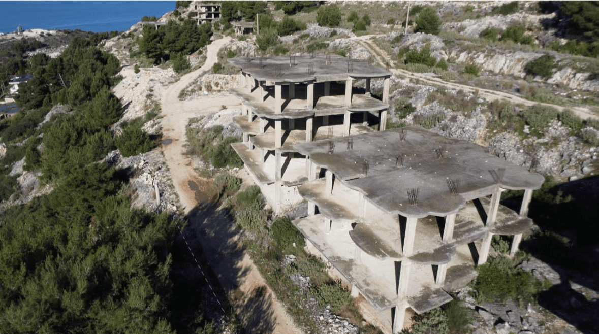 Dy Ndërtesa për Shitje në Sarandë