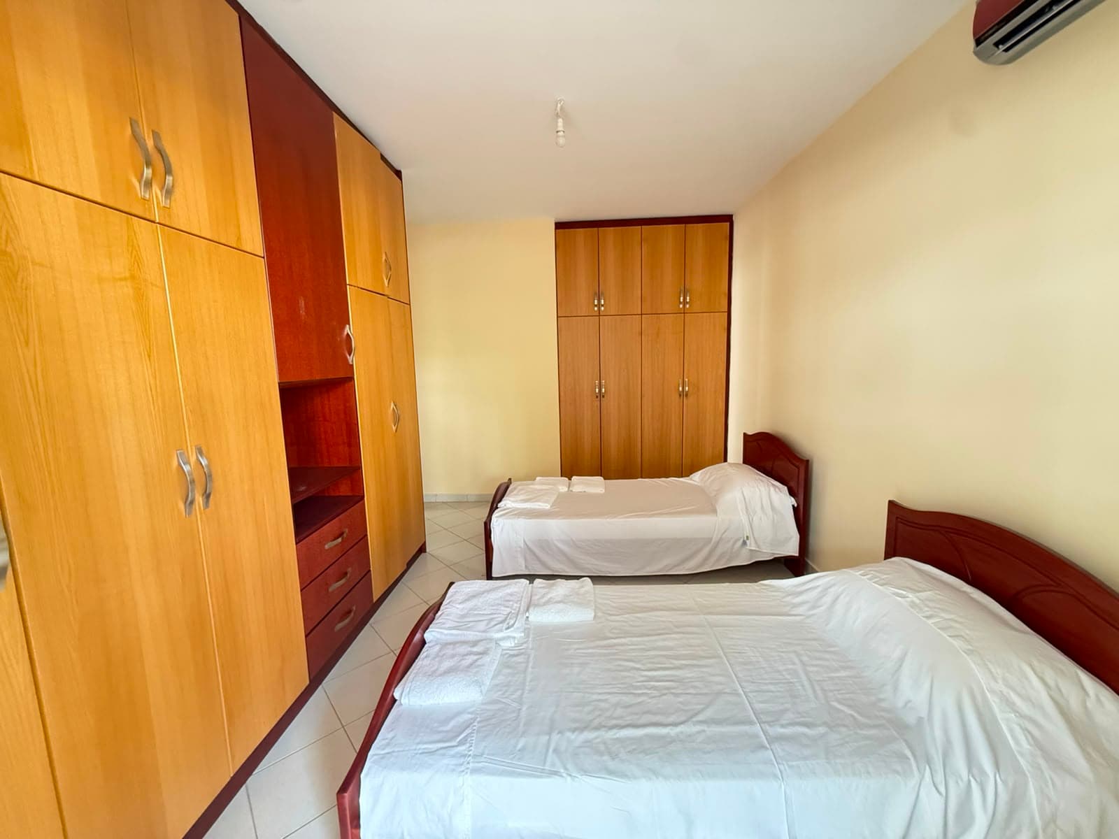 Apartament i Gjerë 2-Dhomash me Pamje nga Deti 4
