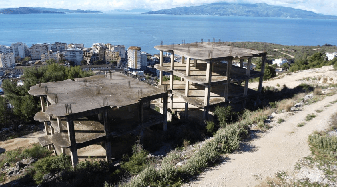 Dy Ndërtesa për Shitje në Sarandë 3