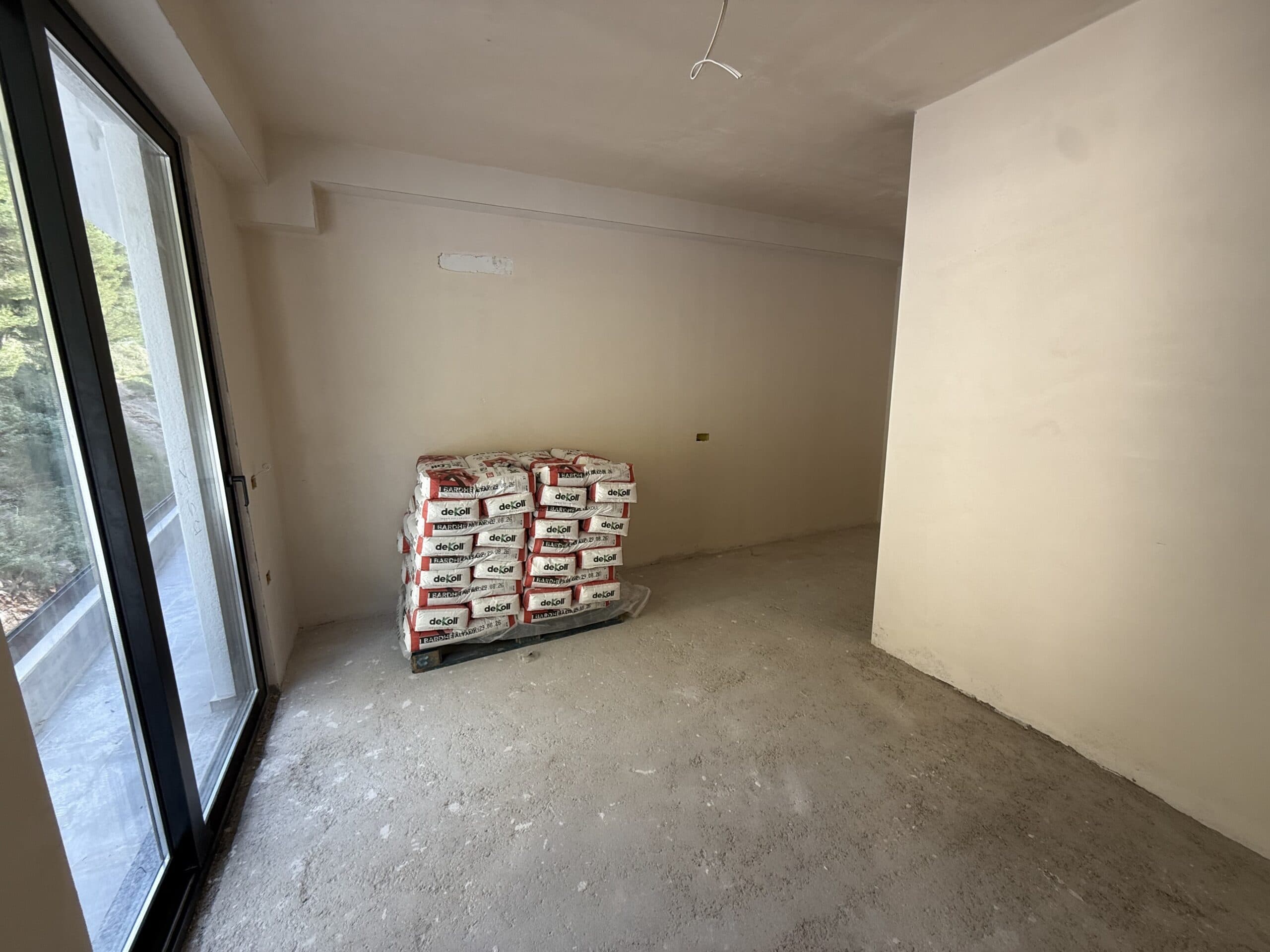 Apartament me Dy Dhoma për Shitje me Pamje të Mrekullueshme nga Deti 4