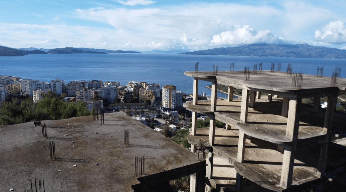 Dy Ndërtesa për Shitje në Sarandë 4