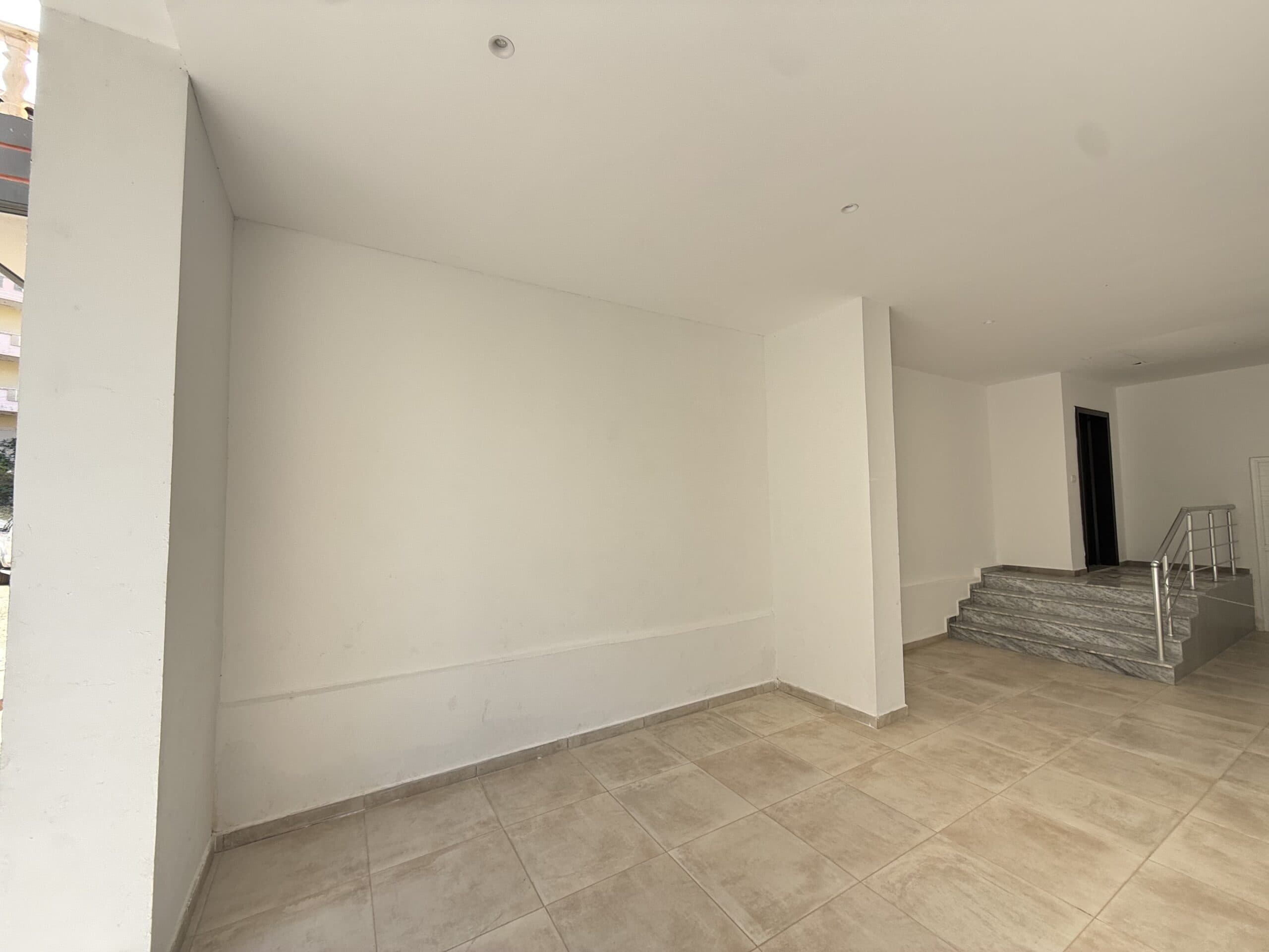 Apartament 2-Dhomësh për shitje në Sarandë 2