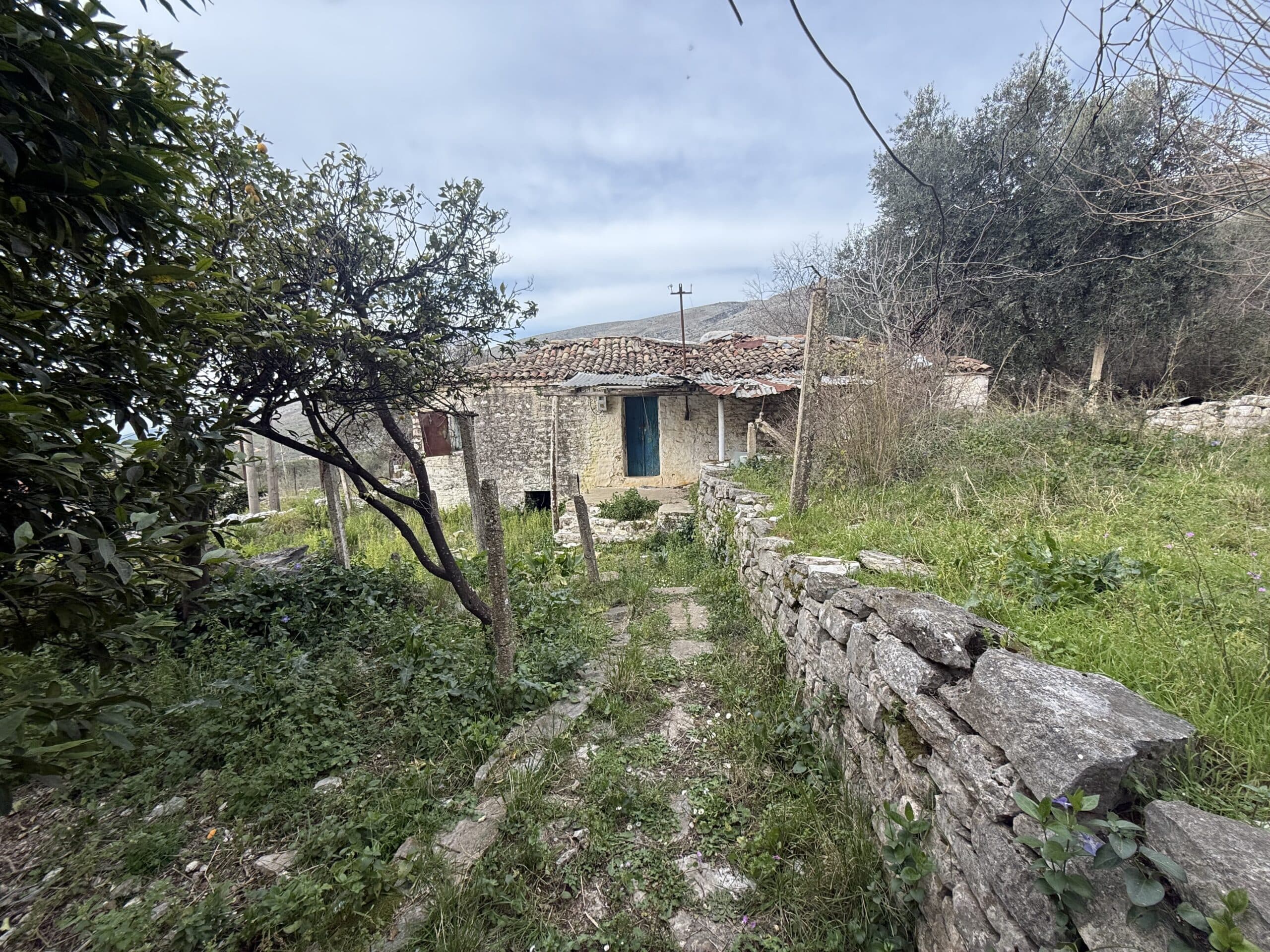 Shtëpi private për shitje në Konispol