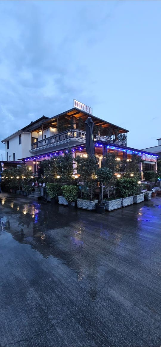 Hotel & Restorant për shitje në Vorë, Tiranë 1