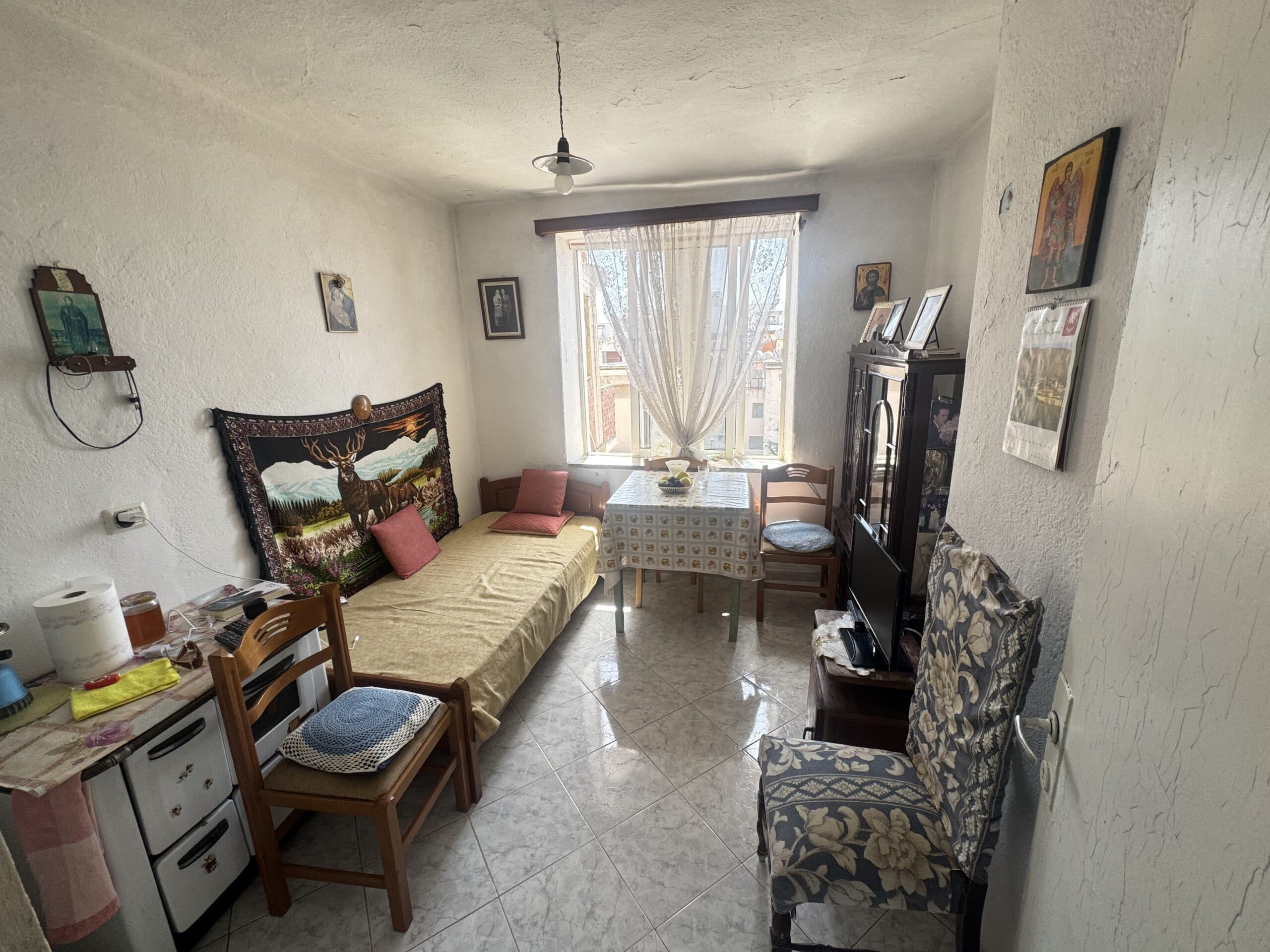 Apartament me Dy Dhoma për shitje në qendër të qytetit të Sarandës 2