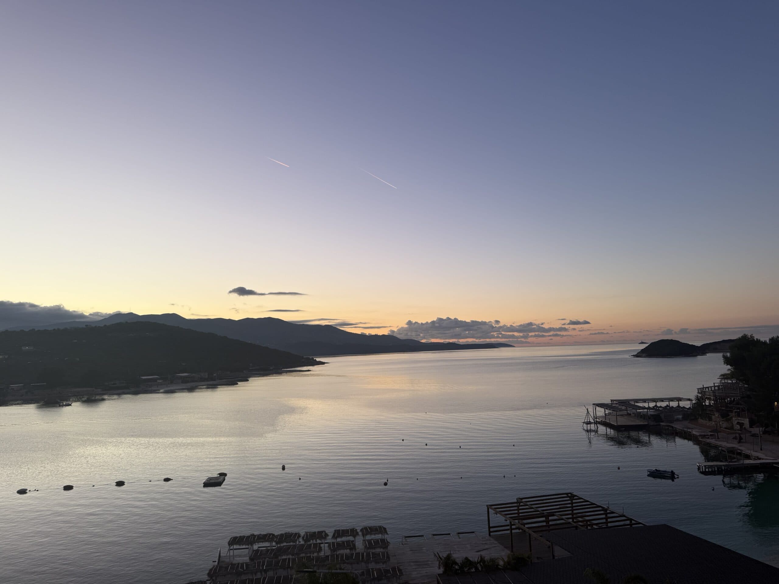 Apartament 2-Dhomësh me pamje panoramike nga deti në shitje